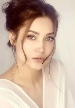 Yulduz Rajabova oilaviy hayot va ijodiy salohiyatni uyg'unlashtirmoqda