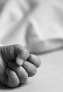 Pavlodarda talaba qiz yotoqxona hammomida tug'ilgan chaqalog'ini o'ldirdi