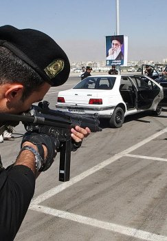 Eron AQSh va Isroil xodimlarini hibsga oldi