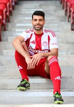 Eronlik futbolchi Mehdi Taremi armiyaga qo'shilmoqchi