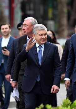 Президент ознакомился с новой гастрономической туристической зоной в Ташкенте