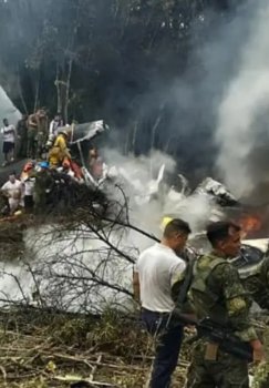 Kolumbiyada harbiy samolyot halokatga uchradi minglab jabrlanuvchilar izlanmoqda