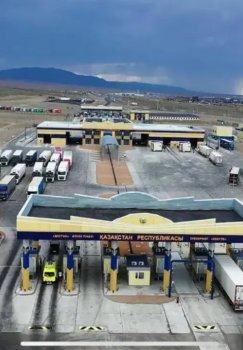 Vehicle traffic has officially resumed at the border between Sirdaryo and Kazakhstan.