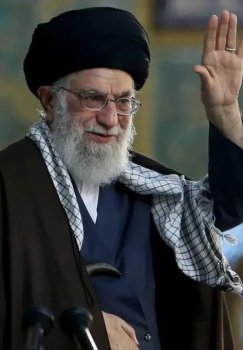 Khomeini's Simple Home: Historical Photos Published for the First Time