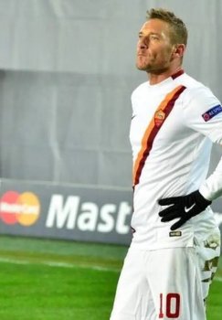 Totti "Roma" bilan muzokaralar davom etayotganini tasdiqladi