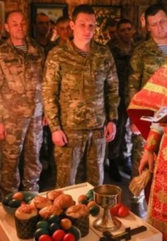 Как только было объявлено пасхальное перемирие, стороны его нарушили