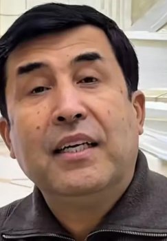 Yahyobek Mo‘minov Zeekr 9X avtomobilini xarid qildi