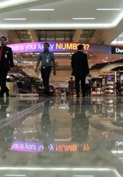 Остановки в аэропорту Дубая приносят большие экономические убытки