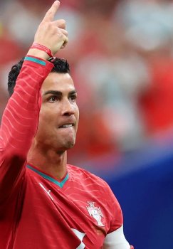 Ronaldu va Anri yangi serialda birga suratga tushadi