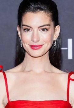 Энн Хэтэуэй удивила поклонников, использовав фразу «иншаАллах»