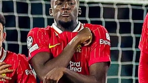 Liverpool Konateni saqlab qolish uchun muzokaralar olib bormoqda