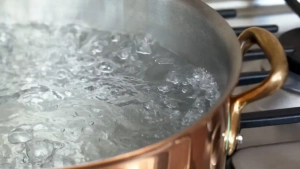 Вредно ли наливать кипяток в раковину? Важные рекомендации от специалистов