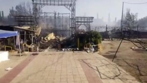 Toshkent yaqinida yirik bozor yong‘inda zarar ko‘rdi