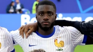 France drew with Iceland, losing points