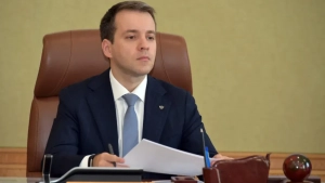Rossiyaning sobiq aloqa vaziri yirik firibgarlikda ayblanib qidiruvga berildi