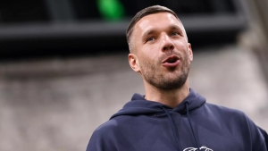 Lukas Podolski «Gurnik» bilan shartnomasini uzaytirdi