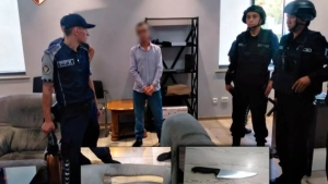 В Ташкенте руководителю угрожали топором