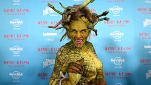 Haydi Klum Xellouinda Meduza qiyofasida hayratga soldi