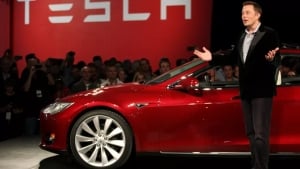 Tesla daromadi va foydasi 2025-yilda kamaydi