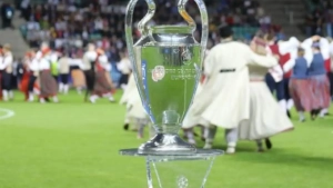 Entoni Gordon hafta futbolchisi deb topildi