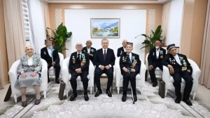 Mirziyoyev Ikkinchi jahon urushi veteranlarini tabrikladi