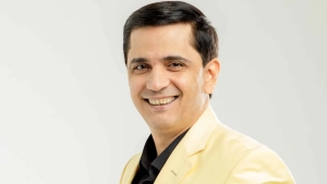 Anvar Sobirov akasining soyasida qolishni o'zi uchun sharaf deb bildi