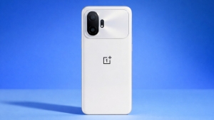 OnePlus 15Tda 7500 milliamper soatli sig'imli batareya mavjud