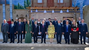The President visited the National Cultural Center pavilion in Yakkasaroy