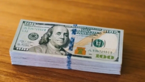 Markaziy bank dollar va yevro kurslarini arzonlashtirdi