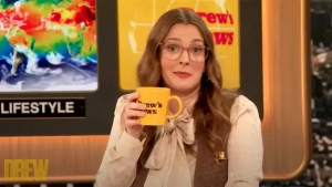Drew Barrymore took out pasta and cheese from her bag