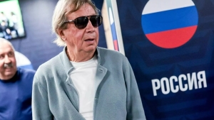 Yuri Syomin supports PSG in the world championship