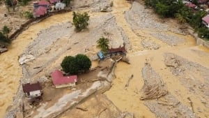 Floods in Indonesia have claimed the lives of 442 people