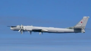 Russian and Chinese aircraft alarm Japan