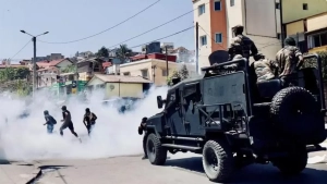 Madagaskar prezidenti namoyishlardan so‘ng hukumatni tarqatdi