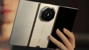 Huawei kompaniyasi uch marta buklanuvchi yangi smartfonini taqdim etdi