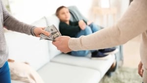 The procedure for debtors of alimony to travel abroad has changed