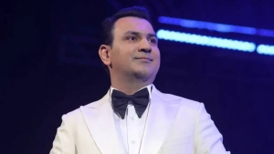 Imron konsertda muxlisaga 20 ming dollarlik soat sovg‘a qildi