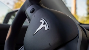 Litva «Tesla»ning to'liq avtonom boshqaruv tizimiga ruxsat berdi
