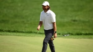 Tommi Flitvud golf topini pashsha yordamida tushirdi