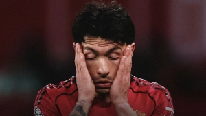 Официально подтверждена трехматчевая дисквалификация Лисандро Мартинеса