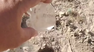 Удивительный и простой способ найти воду в пустыне! (видео)