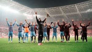 Onana penaltilar seriyasida uchta zarbani qaytarib jamoasini qutqardi