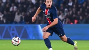 Neves's hat-trick led PSG to victory