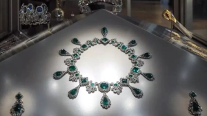 Luvr muzeyi qimmatbaho eksponatlarni omborga ko‘chirdi