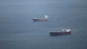 AQSh floti Eron portlaridan chiqqan savdo kemalarini toxtatdi