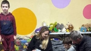 Anjelina Joli Ukrainaga insonparvarlik tashrifi bilan bordi