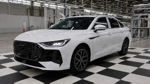 Sankt-Peterburgdagi sobiq Toyota zavodida yangi avtomobillar ishlab chiqariladi