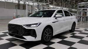 Sankt-Peterburgdagi sobiq Toyota zavodida yangi avtomobillar ishlab chiqariladi