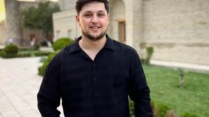 Azamat Axrorov gave a gift in dollars to his wife