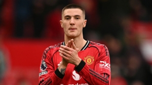 Benyamin Sesko "Manchester Yunayted" safida yirik sovrinlar yutmoqchi